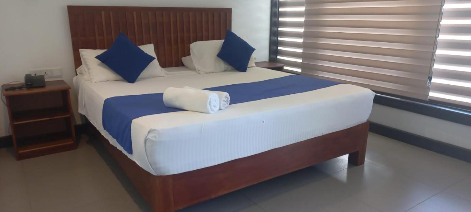 J7 Villaj Resort Triquinimale Exterior foto