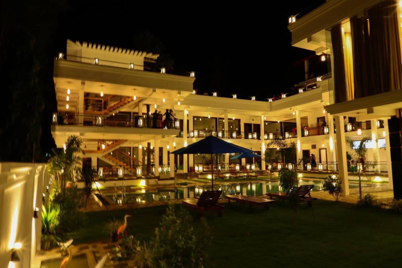 J7 Villaj Resort Triquinimale Exterior foto