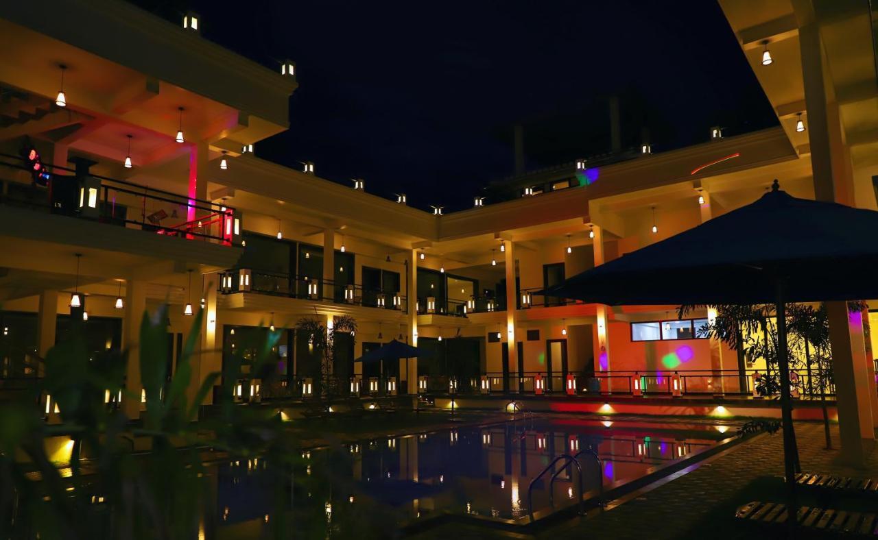 J7 Villaj Resort Triquinimale Exterior foto