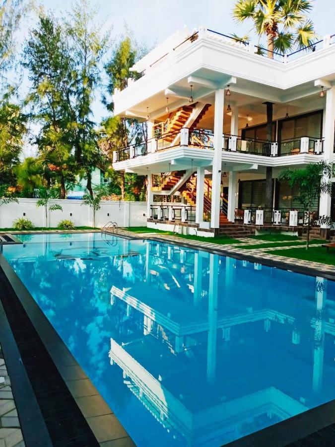J7 Villaj Resort Triquinimale Exterior foto