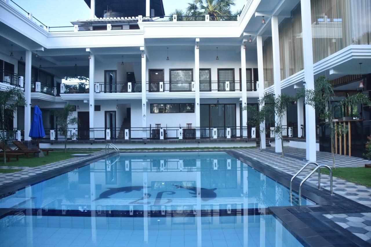J7 Villaj Resort Triquinimale Exterior foto
